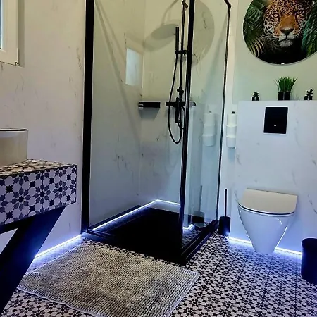 Lägenhet Diament, Comfortable Near The Sea & In *