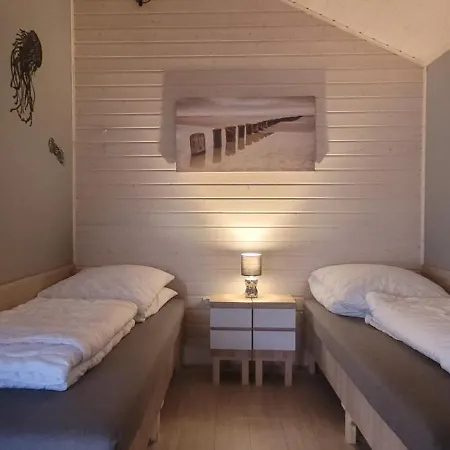 Lägenhet Diament, Comfortable Near The Sea & In Dziwnówek